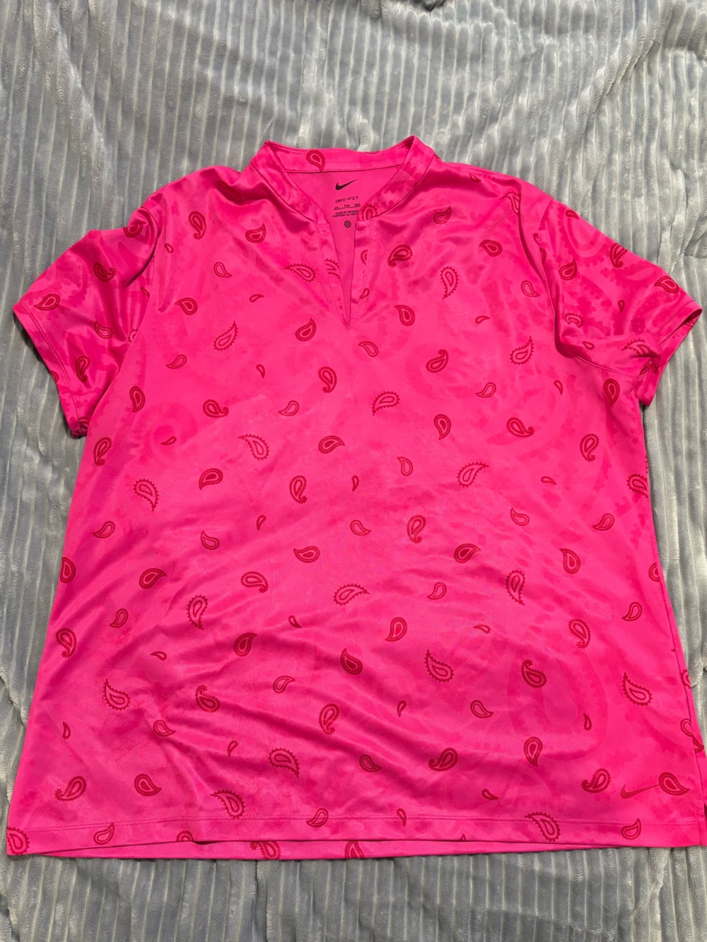 Nike Paisley Short Sleeve Tee in Pink Like New